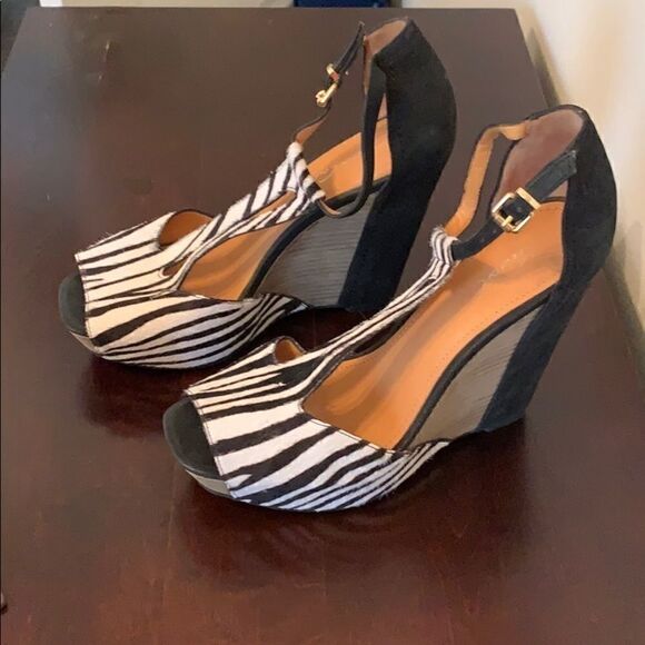Kenneth Cole zebra design wedges - Picture 2 of 5